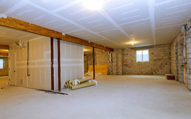 unfinished new build interior-construction-basement renovation ground floor